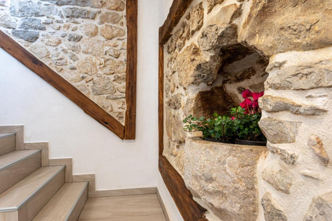 Villa Elm Milohnici Buitenkant foto